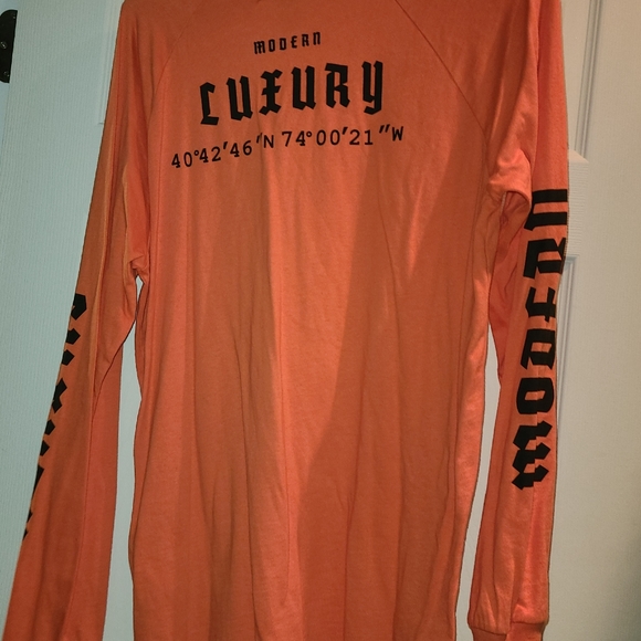 Forever 21 mens long sleeve tshirt - Picture 3 of 3